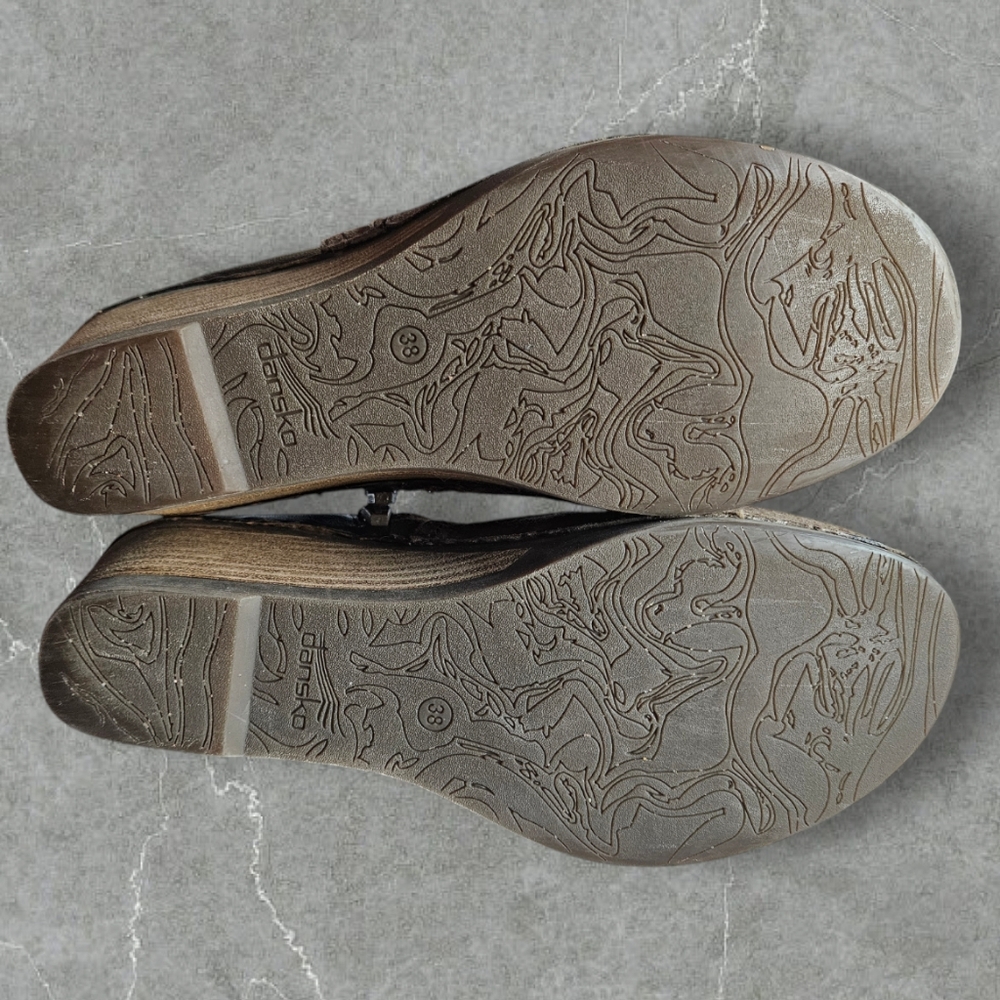 Dansko two tone brown taupe suede leather booties with buckle detail Womens 8 - Picture 8 of 11